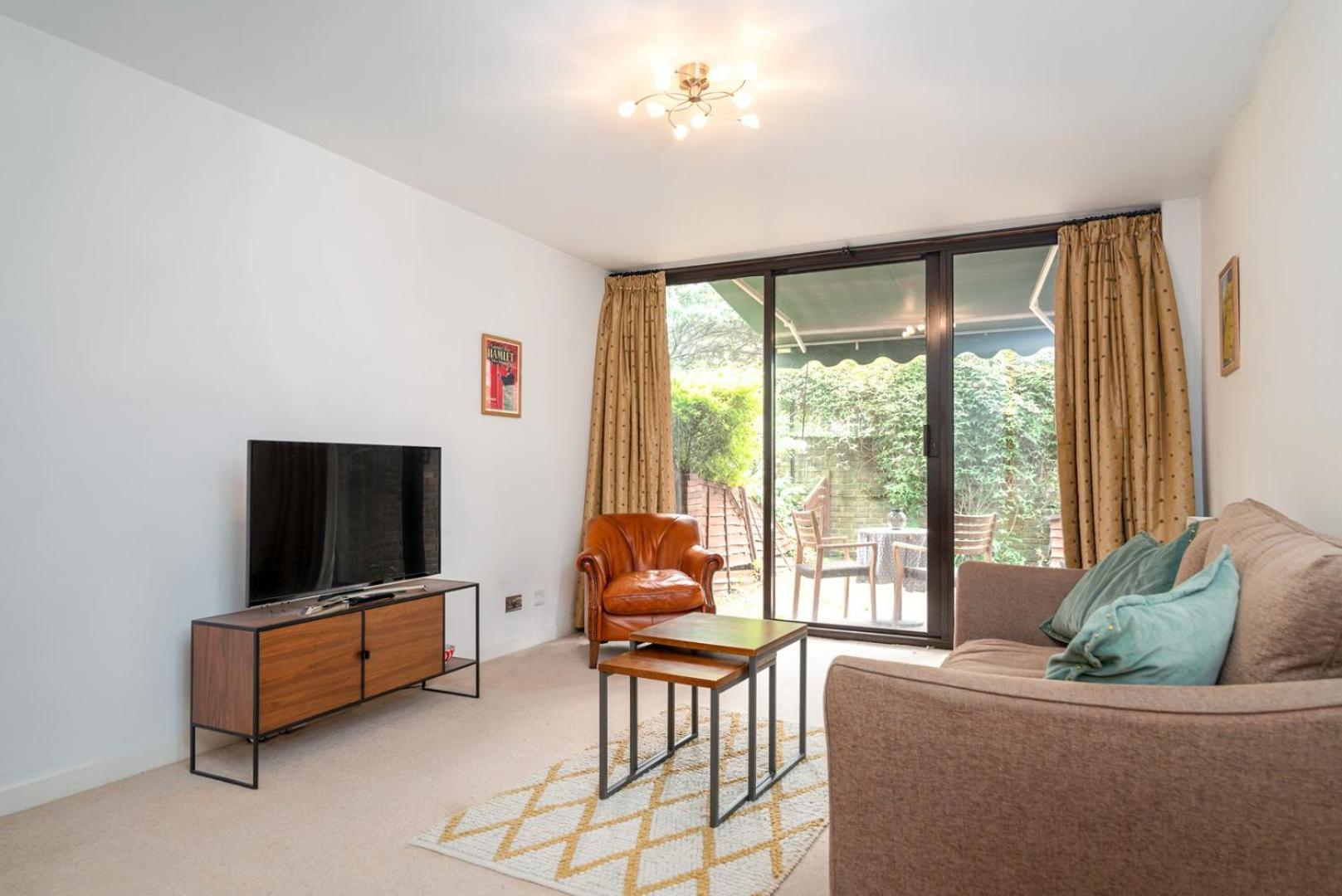 Apartament Guestready - Lovely Ground Floor Duplex With Patio In Southbank Londyn Zewnętrze zdjęcie
