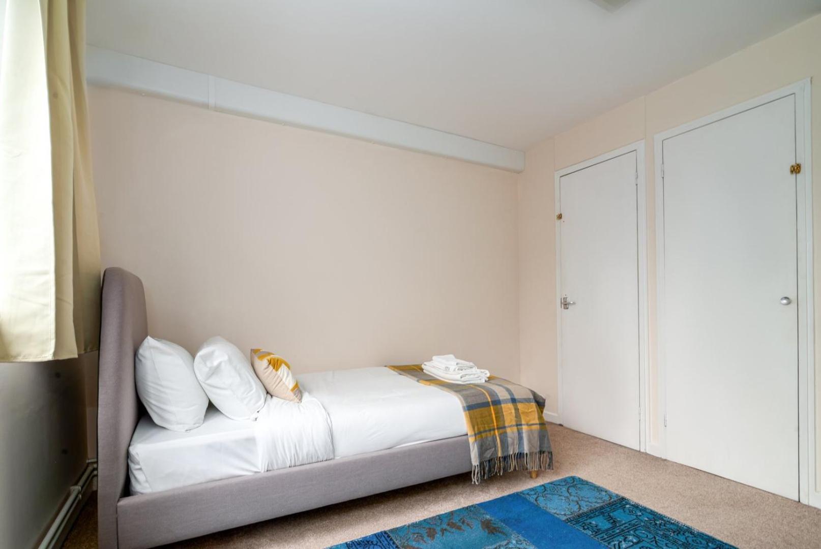 Apartament Guestready - Lovely Ground Floor Duplex With Patio In Southbank Londyn Zewnętrze zdjęcie